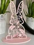 Decorazione coniglietto con fiore per Pasqua
