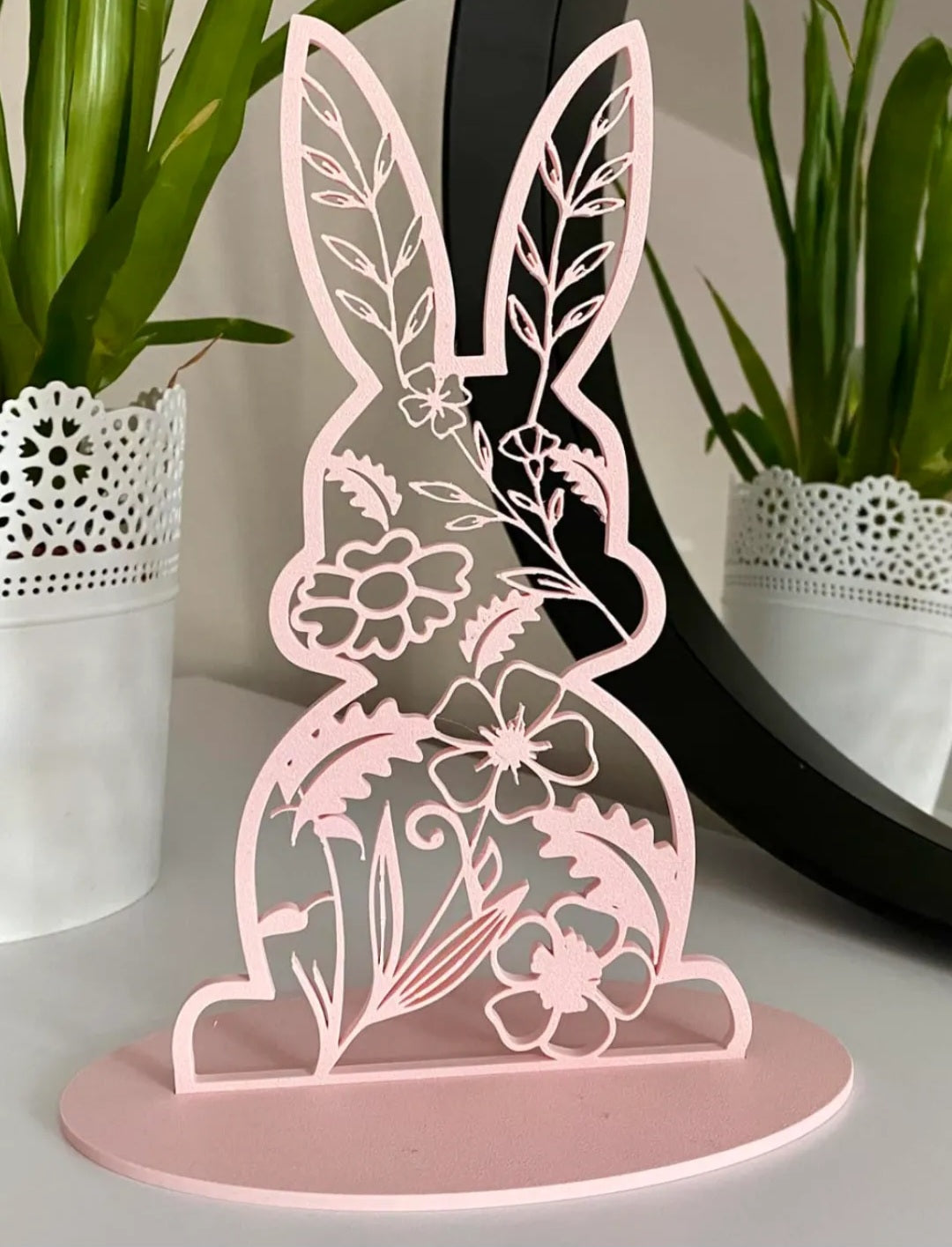 Decorazione coniglietto con fiore per Pasqua