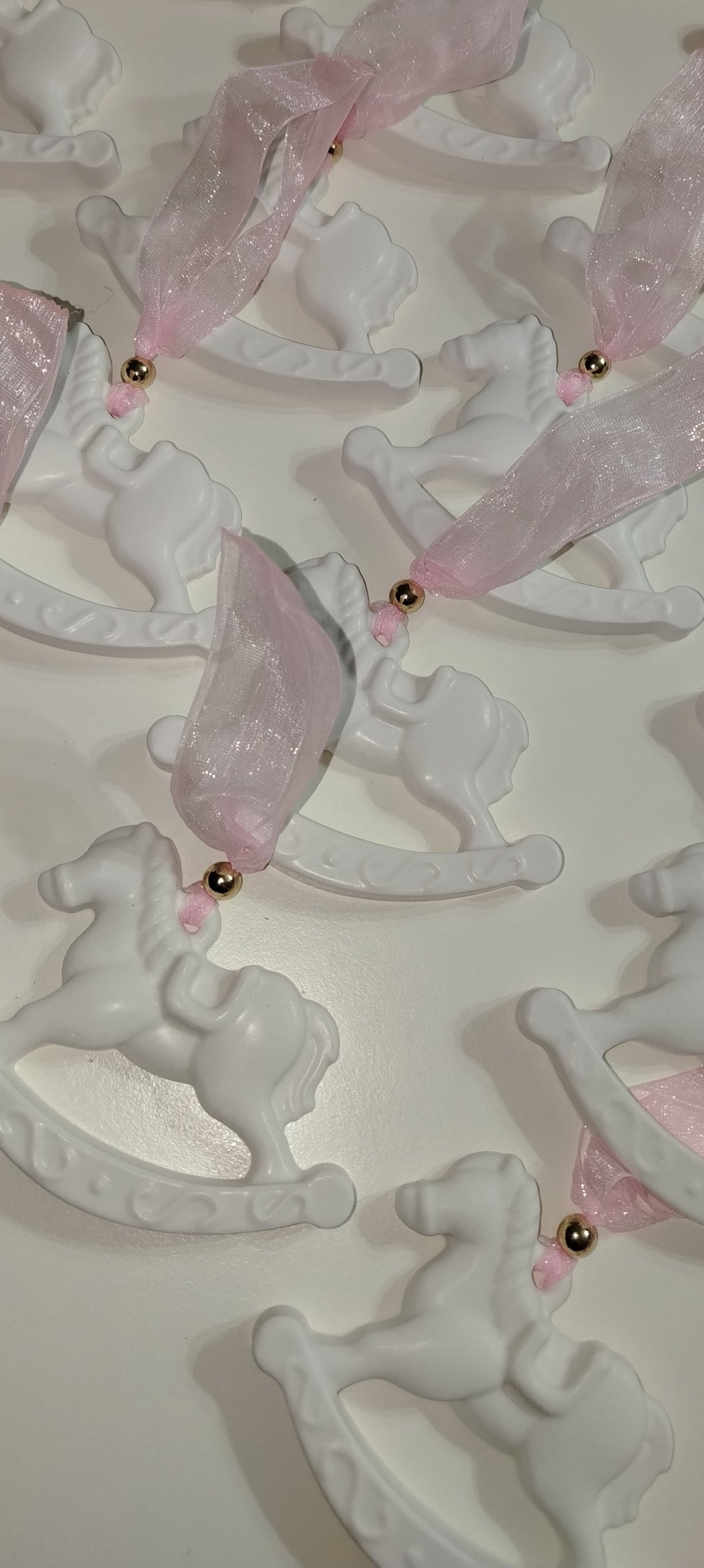 Cavalluccio in gesso – Bomboniera elegante per nascita e battesimo
